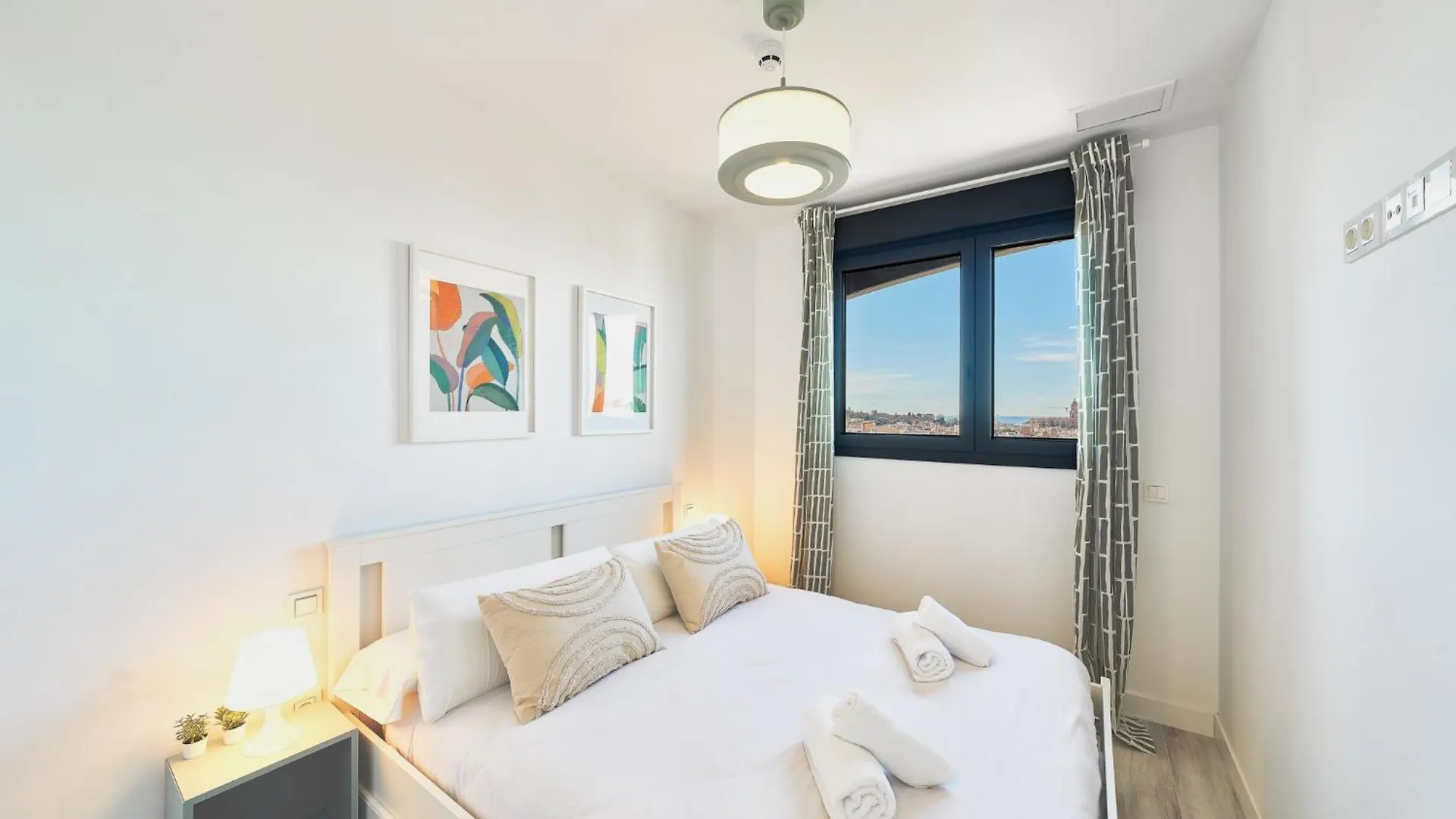 Malaga Skyline By Lovely Rentals Apartment